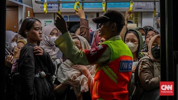 krl-greenline-mati-listrik-tersambar-petir,-peron-ditutup-sementara