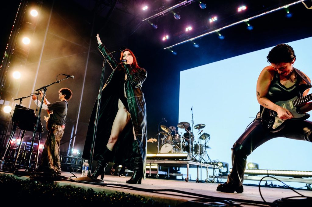 muna,-brandi-carlile-&-lola-young-bergabung-dengan-lineup-dc-all-things-go