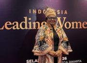 wamendagri-ribka-haluk-bawa-nuansa-papua-di-leading-women-awards