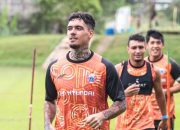 shayne-pattynama-tak-sabar-hadapi-duel-klasik-antara-persija-vs-persib:-laga-besar-penuh-emosi!