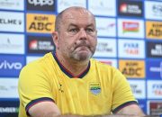 bri-super-league:-kemenangan-persib-atas-psim-terasa-spesial,-hari-bahagia-bojan-hodak