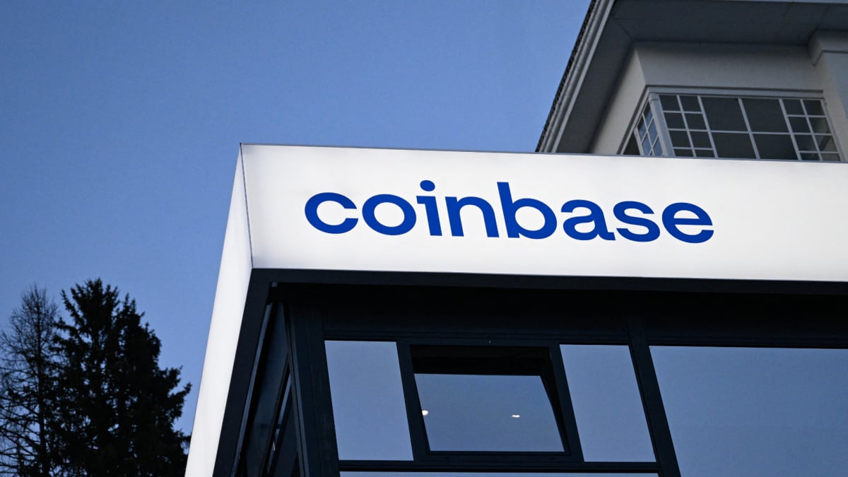 coinbase-akan-memberhentikan-14-persen-tenaga-kerjanya-karena-masalah-ai