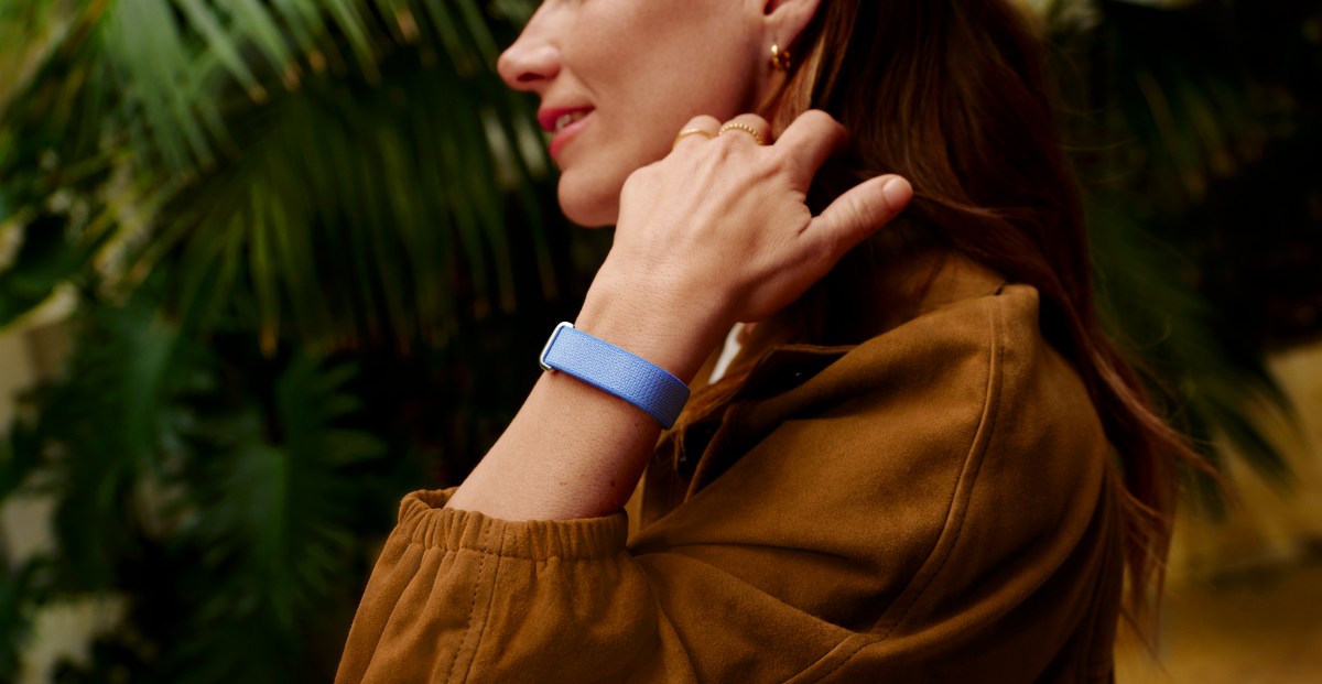 google-mengambil-langkah-besar-dalam-kesehatan-ai-dengan-fitbit-air