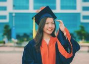 kado-wisuda-perguruan-tinggi-terbaik-seumur-hidup-di-dunia-nyata