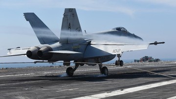 ini-kekuatan-jet-tempur-as-f/a-18-yang-bombardir-kapal-tanker-iran