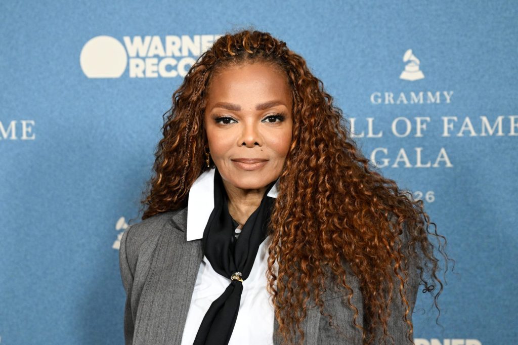 8-sorotan-dari-gala-hall-of-fame-grammy-2026:-janet-jackson,-heart,-lucinda-williams-&-lainnya
