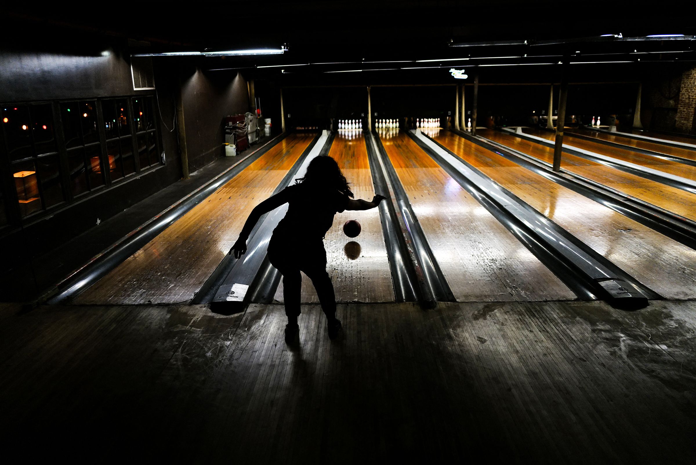 jika-anda-seorang-pemain-bowling-serius,-anda-perlu-tahu-tentang-minyak-jalur-bowling