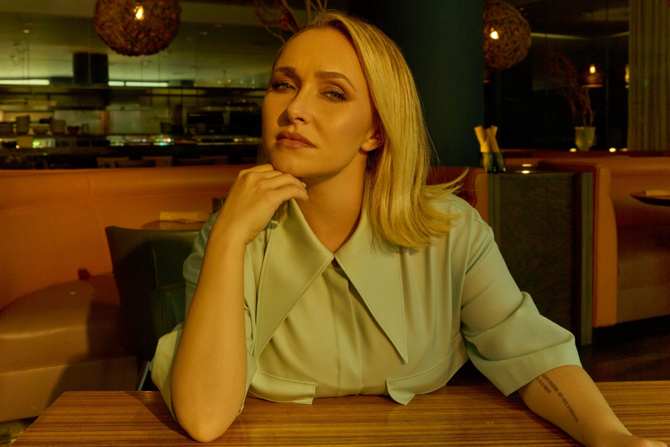 “saya-harap-buku-ini-memperjelas-siapa-saya”:-hayden-panettiere-siap-menceritakan-kisahnya-—-dan-dia-tidak-menahan-diri