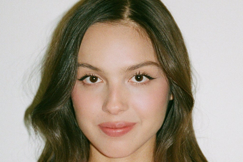 single-baru-olivia-rodrigo-adalah-‘the-cure’:-‘it’s-my-favorite-song’-di-album-mendatang