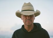 Kenny Chesney Memetakan Hitnya yang ke-100 di Lagu Country Populer Billboard