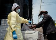 “Badai Sempurna”: Bagaimana Pemotongan Bantuan Trump Memicu Wabah Ebola