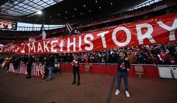 Fans Man City yang Viral karena ‘Botol Arsenal’ Akhirnya Minta Maaf