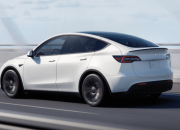 Tesla menarik kembali ribuan Model Y yang berisiko… kehilangan stikernya