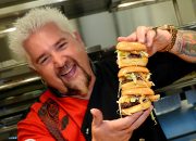 guy-fieri-berbagi-4-tips-membuat-burger-sempurna-untuk-acara-barbekyu-anda-berikutnya