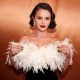 selena-gomez-berbagi-foto-di-balik-layar-dari-syuting-‘only-murders’-di-london