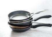 Industri Peralatan Masak Sedang Bertengkar Atas Klaim PFAS