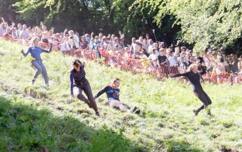Cara Menghadiri Cooper’s Hill Cheese Rolling