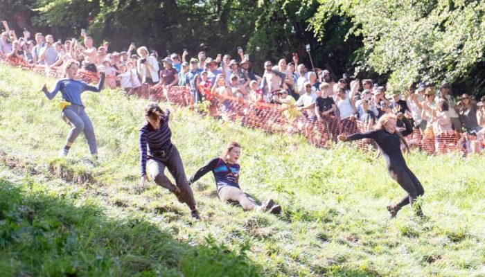 Cara Menghadiri Cooper’s Hill Cheese Rolling