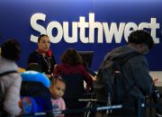 Southwest membatalkan kebijakan penumpang ukuran plus yang menempatkannya di kursi panas