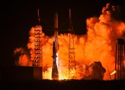 Roket Blue Origin Meledak dalam Kemunduran yang Berapi-api