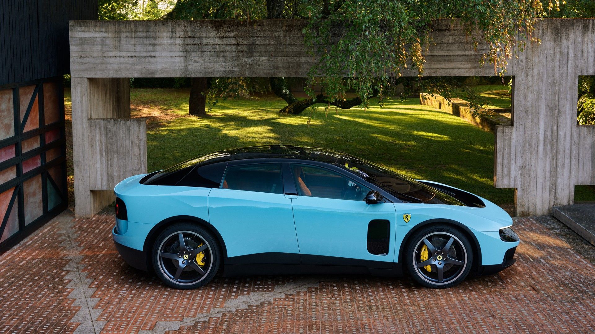 benarkah-desain-ferrari-luce-seburuk-itu?-3-pakar-otomotif-italia-menimbang