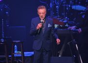Frankie Valli Membatalkan Sisa Tanggal Tur 2026 untuk ‘Fokus pada Kesehatan Saya’