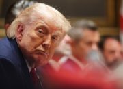 Trump Mengecam Hakim Federal ‘Pembenci’ yang Memblokir Penambahan Namanya ke Kennedy Center