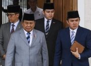 seskab-teddy-respons-kritik-soal-kunker-luar-negeri-prabowo