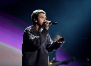 Lauv Keluar Di Tengah Tur Bersama Khalid Karena Masalah Kesehatan Mental: ‘Saya Sangat Berjuang’