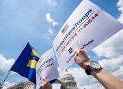 pasukan-transgender-as-dapat-terus-bertugas-untuk-saat-ini,-sebuah-kemunduran-besar-bagi-trump