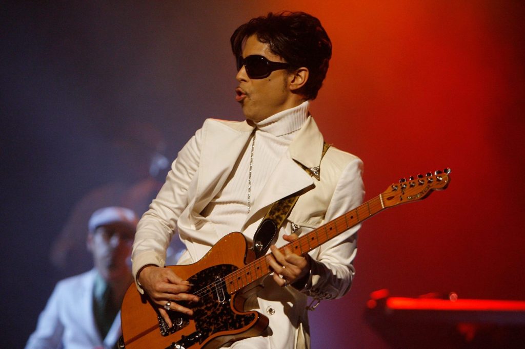 prince-estate-akan-merilis-album-anumerta-‘timeless’-menampilkan-lagu-lagu-yang-belum-dirilis