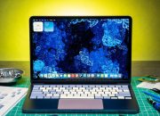 Saya mengkustomisasi MacBook Neo dengan suku cadang berwarna-warni