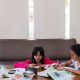 orang-tua-harus-hadir-dalam-kehidupan-digital-anak,-bukan-sekadar-melarang