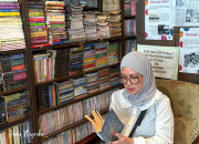 bertandang-ke-taman-bacaan-hendra,-toko-buku-legendaris-di-kawasan-cihapit-bandung