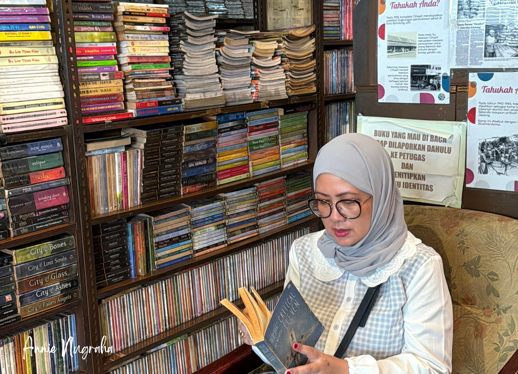 bertandang-ke-taman-bacaan-hendra,-toko-buku-legendaris-di-kawasan-cihapit-bandung