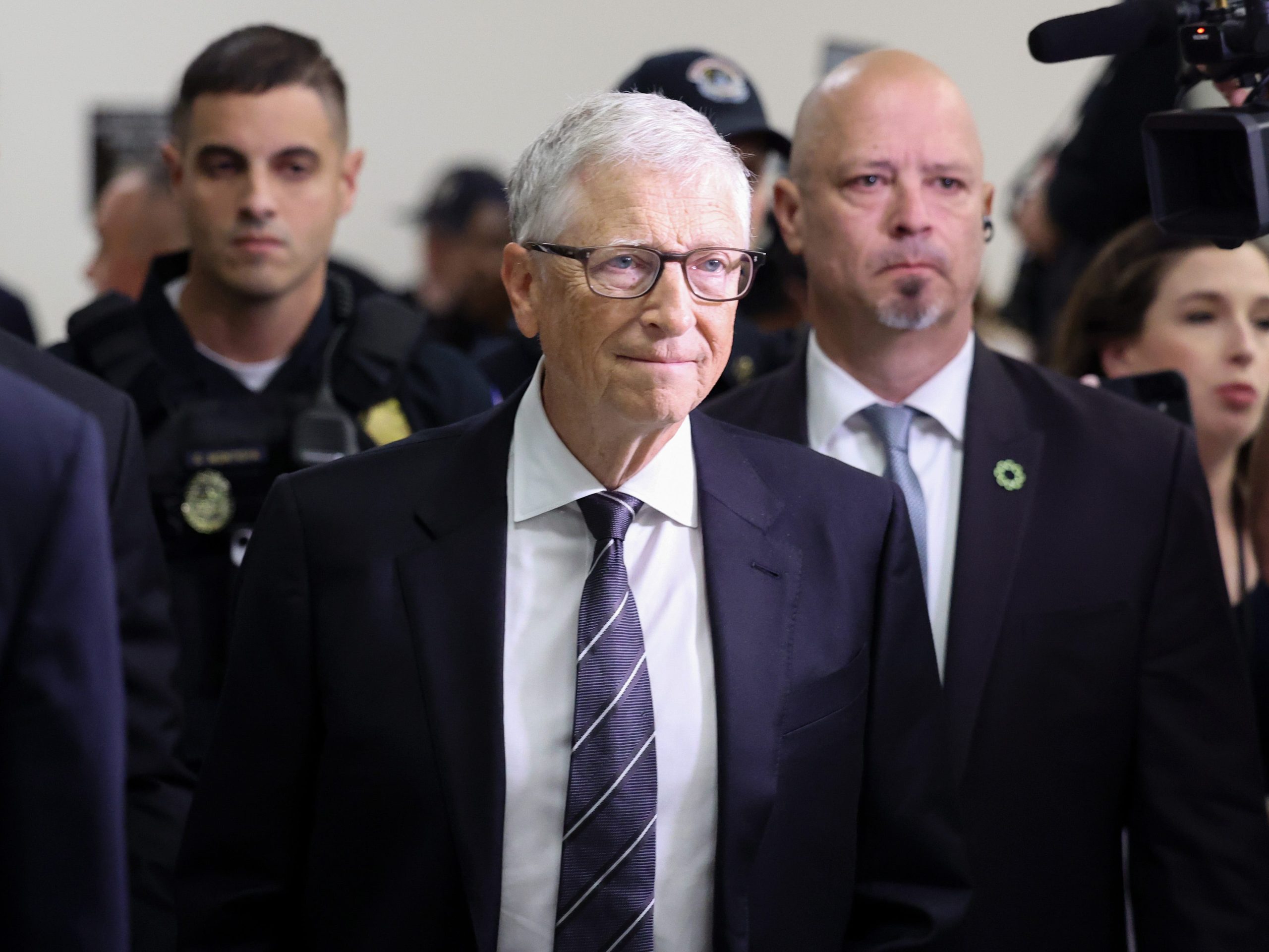 bill-gates-bersaksi-bahwa-pertemuan-epstein-adalah-‘kesalahan-besar’-yang-menempatkan-pekerjaannya-‘dalam-risiko’