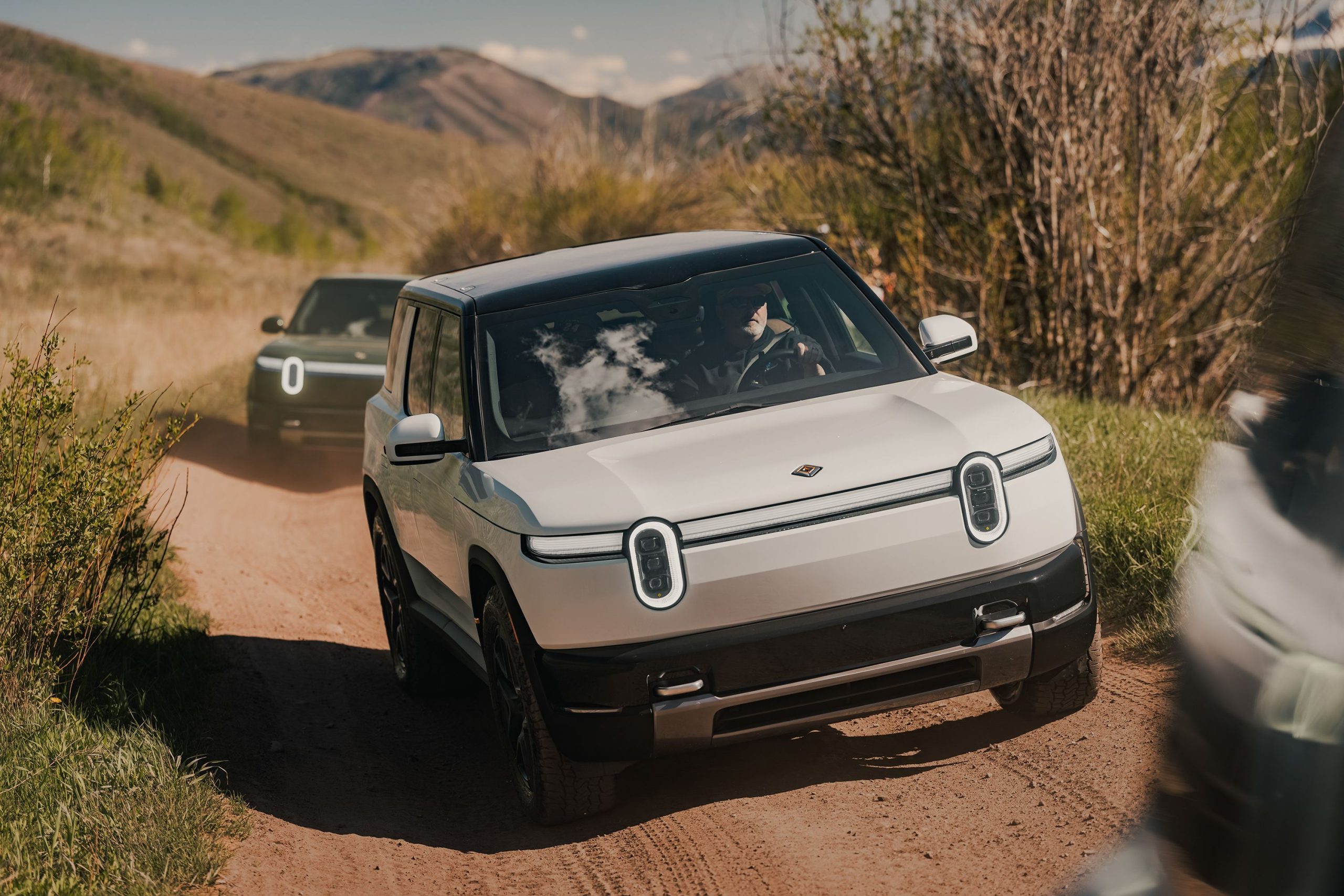ceo-rivian-di-cybertruck-tesla,-luce-ferrari,-dan-apa-yang-terjadi-jika-r2-gagal