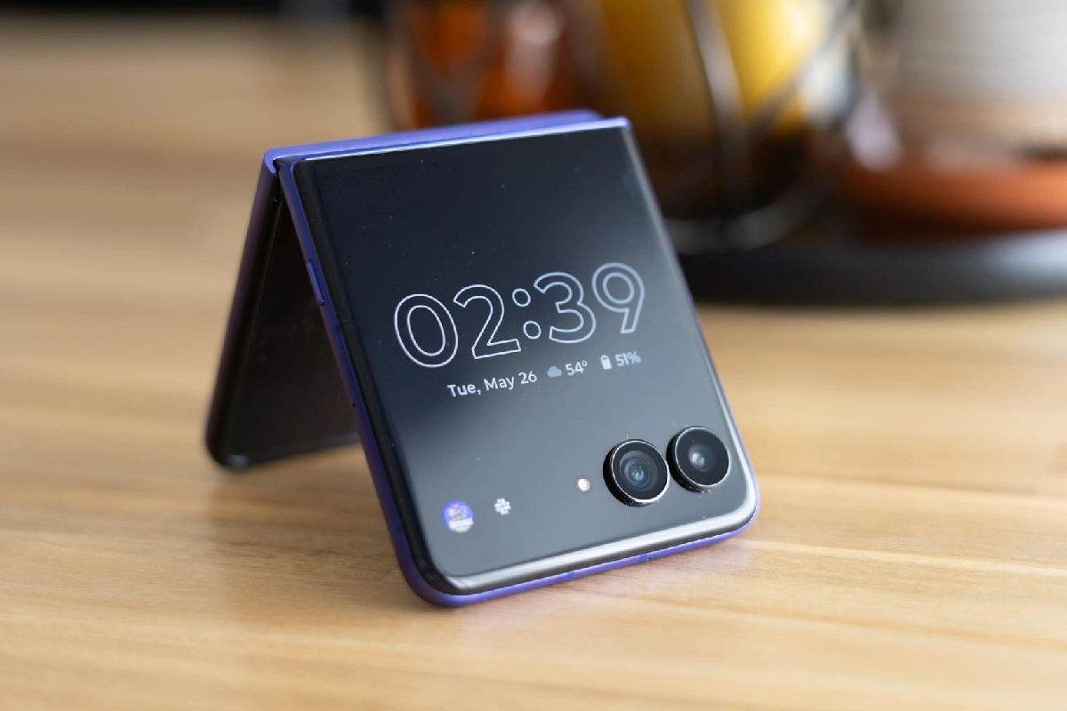 motorola-razr-ultra-(2026)-disebut-hp-lipat-terbaik-saat-ini,-apa-kekurangannya?