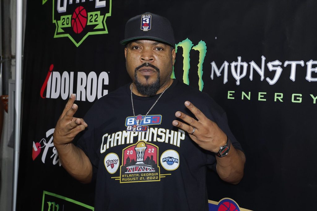 liga-bola-basket-big3-ice-cube-akan-go-public-dengan-valuasi-$290-juta:-‘bertaruh-pada-cube’
