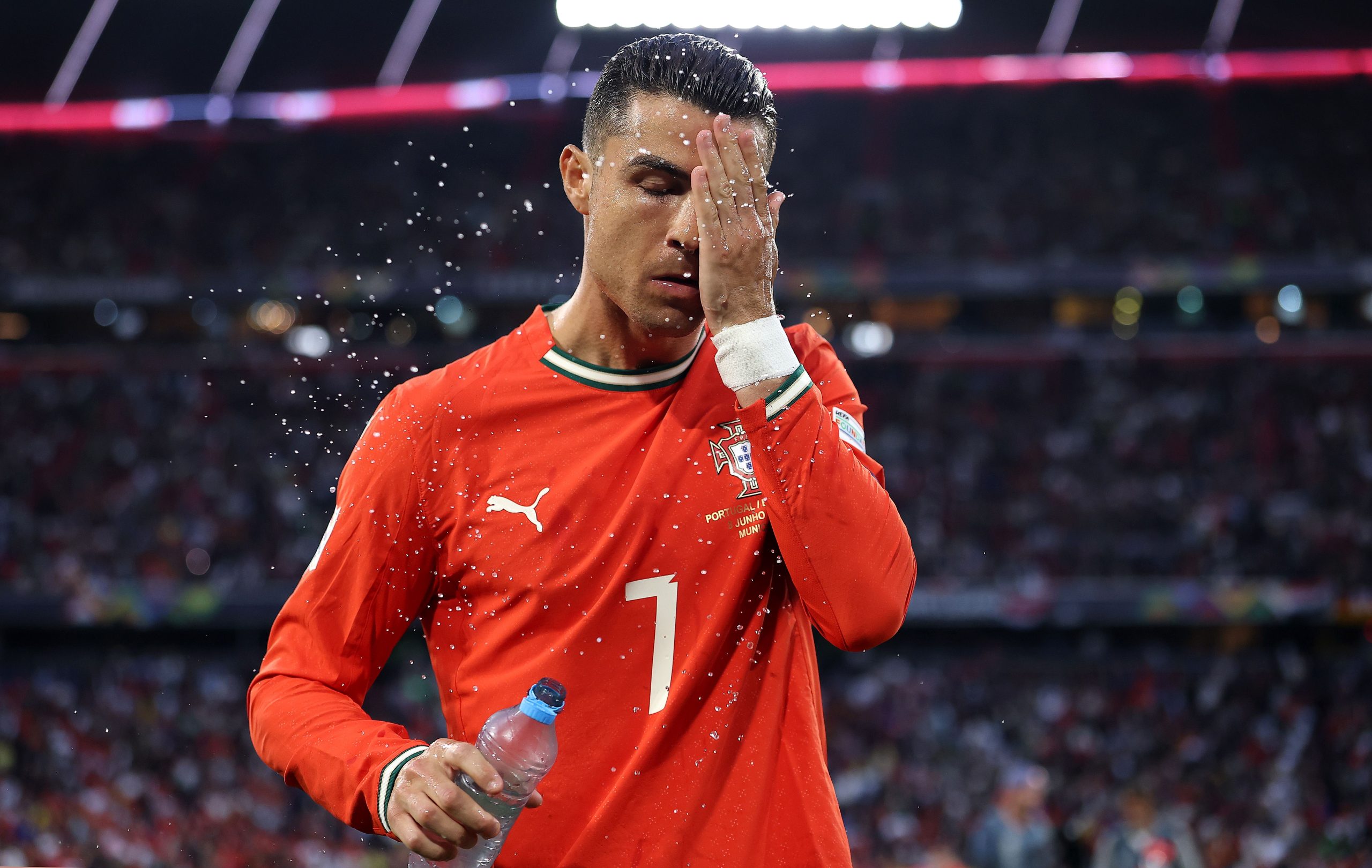 1-dari-4-pertandingan-piala-dunia-bisa-dimainkan-dalam-suhu-berbahaya