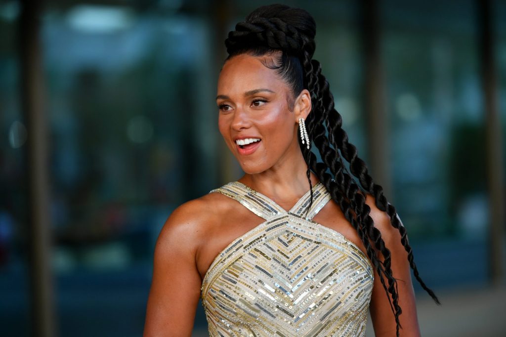 “alicia-keys-akan-menampilkan-‘empire-state-of-mind’-di-parade-kejuaraan-new-york-knicks”.