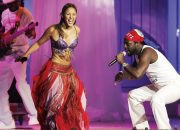 Chart Rewind: Pada tahun 2006, ‘Hips Don’t Lie’ Shakira Mencapai No. 1 di Hot 100