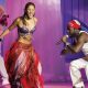 chart-rewind:-pada-tahun-2006,-‘hips-don’t-lie’-shakira-mencapai-no.-1-di-hot-100