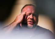 infowars-yang-di-reboot-onion-akan-hadir-pada-tanggal-2-juli