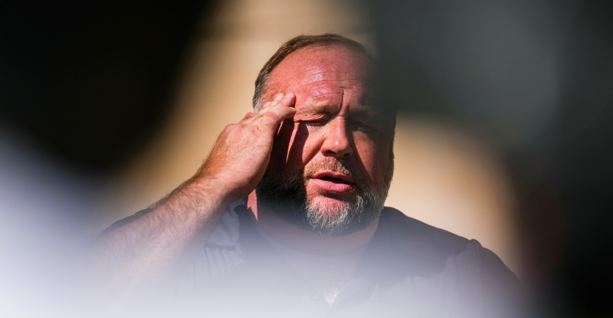 infowars-yang-di-reboot-onion-akan-hadir-pada-tanggal-2-juli