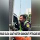 VIDEO: Tangis Pengemudi Ojol Saat Motor Diangkut Petugas Dishub