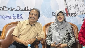 usai-dirawat-di-rs,-roy-suryo-dan-tifa-dibawa-ke-rutan-polda-malam-ini