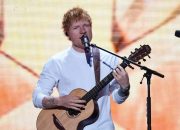 pertunjukan-nashville-ed-sheeran-yang-dinamis-dan-penuh-hit:-5-momen-terbaik