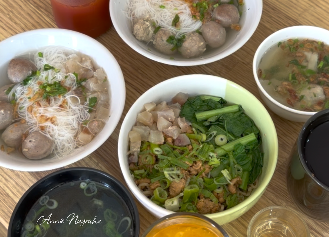 bakso-dan-mie-ayam-gerobak-pantjoran-cikarang,-enaknya-bikin-kangen