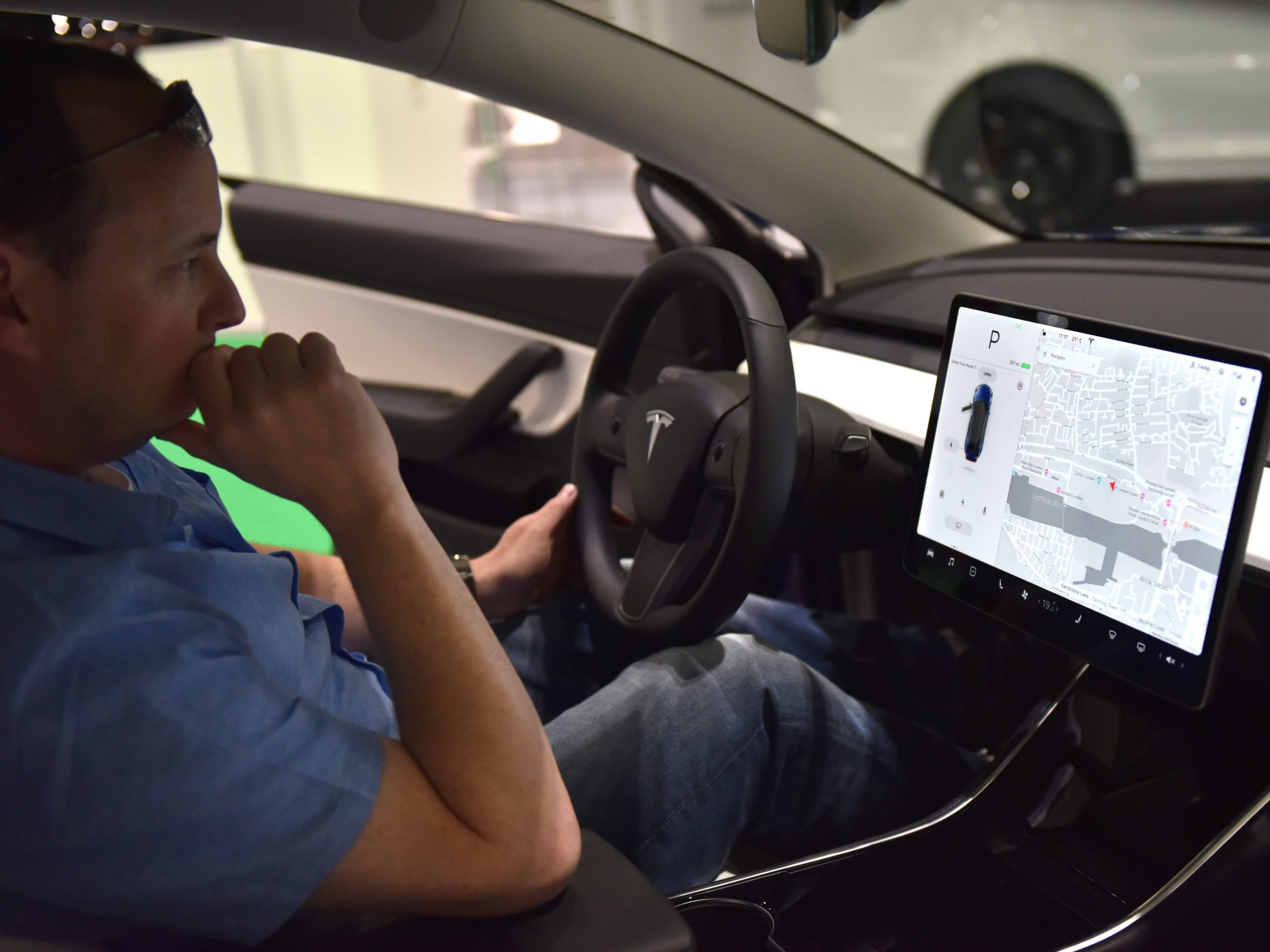 regulator-federal-membuka-penyelidikan-atas-kecelakaan-fatal-yang-melibatkan-tesla-menggunakan-fitur-bantuan-pengemudi